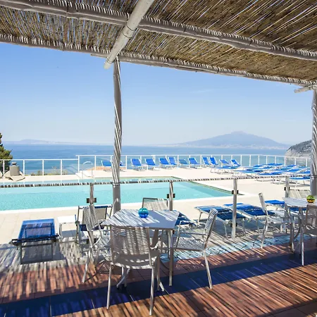 Art Gran Paradiso Otel 4*