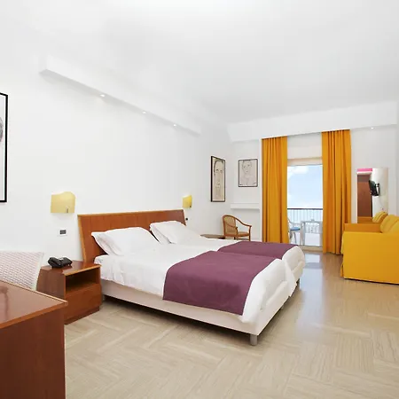 Отель Art Gran Paradiso 4*