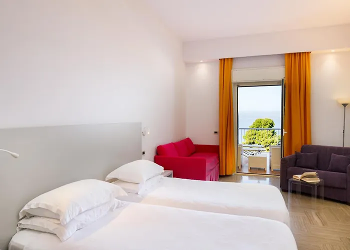 Art Gran Paradiso Otel 4*