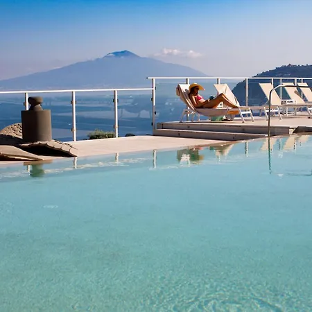 Art Gran Paradiso Hotell 4*