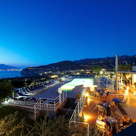 Art Gran Paradiso מלון 4*