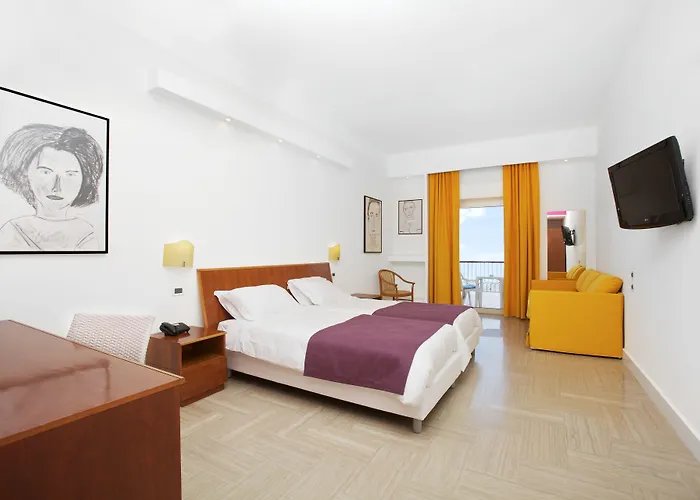 Отель Art Gran Paradiso 4*